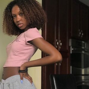 Meet your Posher, Niah